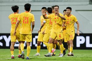 足球报：国足严重缺乏破密集防守的能力，防线稳定性存在问题